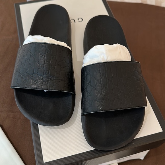 Gucci Men'S Gg Slide Sandal - Picture 2 of 10
